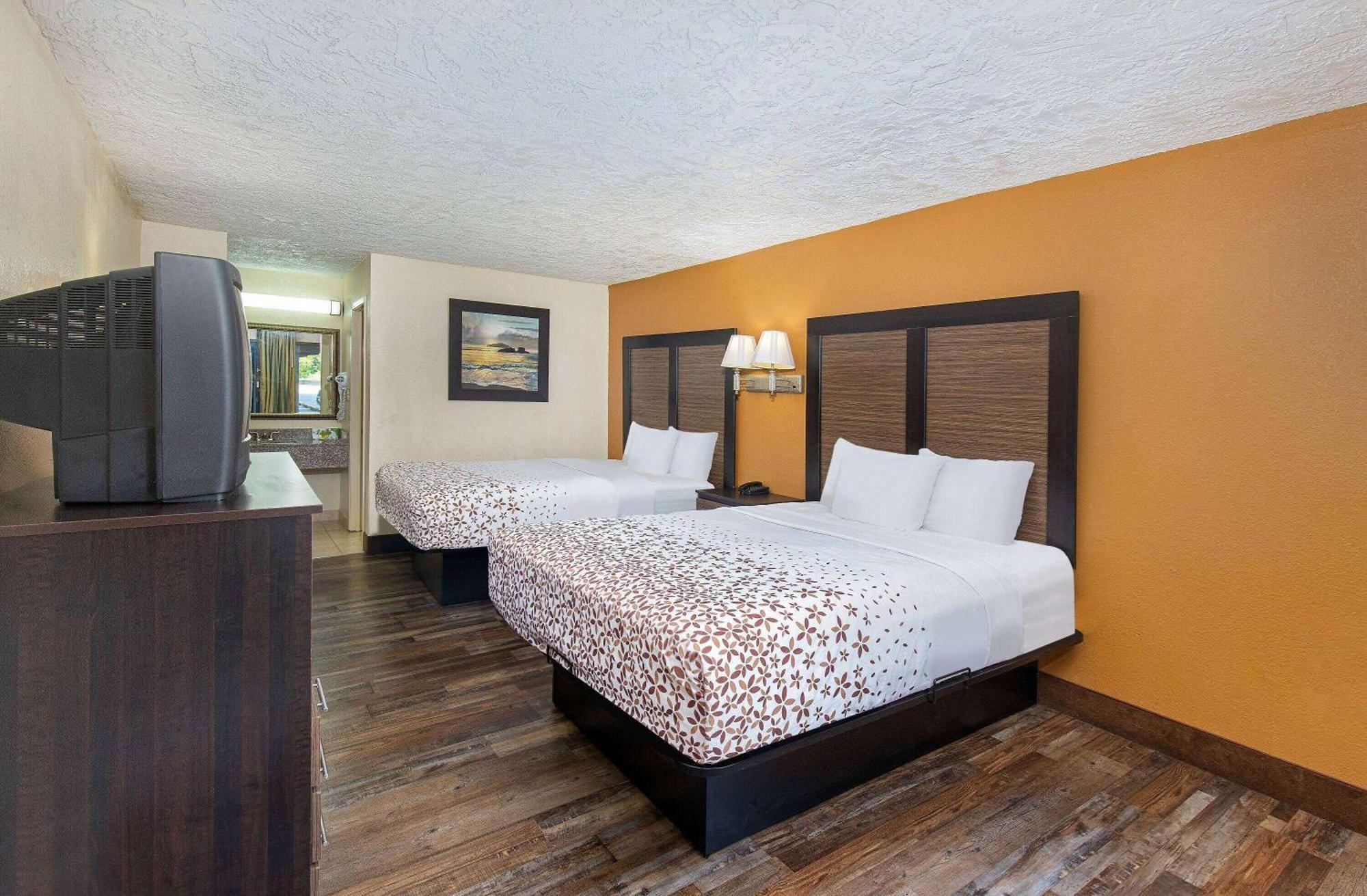 Americana Inn A Travelodge By Wyndham Pigeon Forge Exterior foto